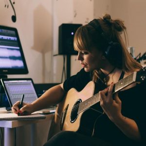 آکادمی رشد : کسب درآمد از اینترنت با آموزش موسیقی